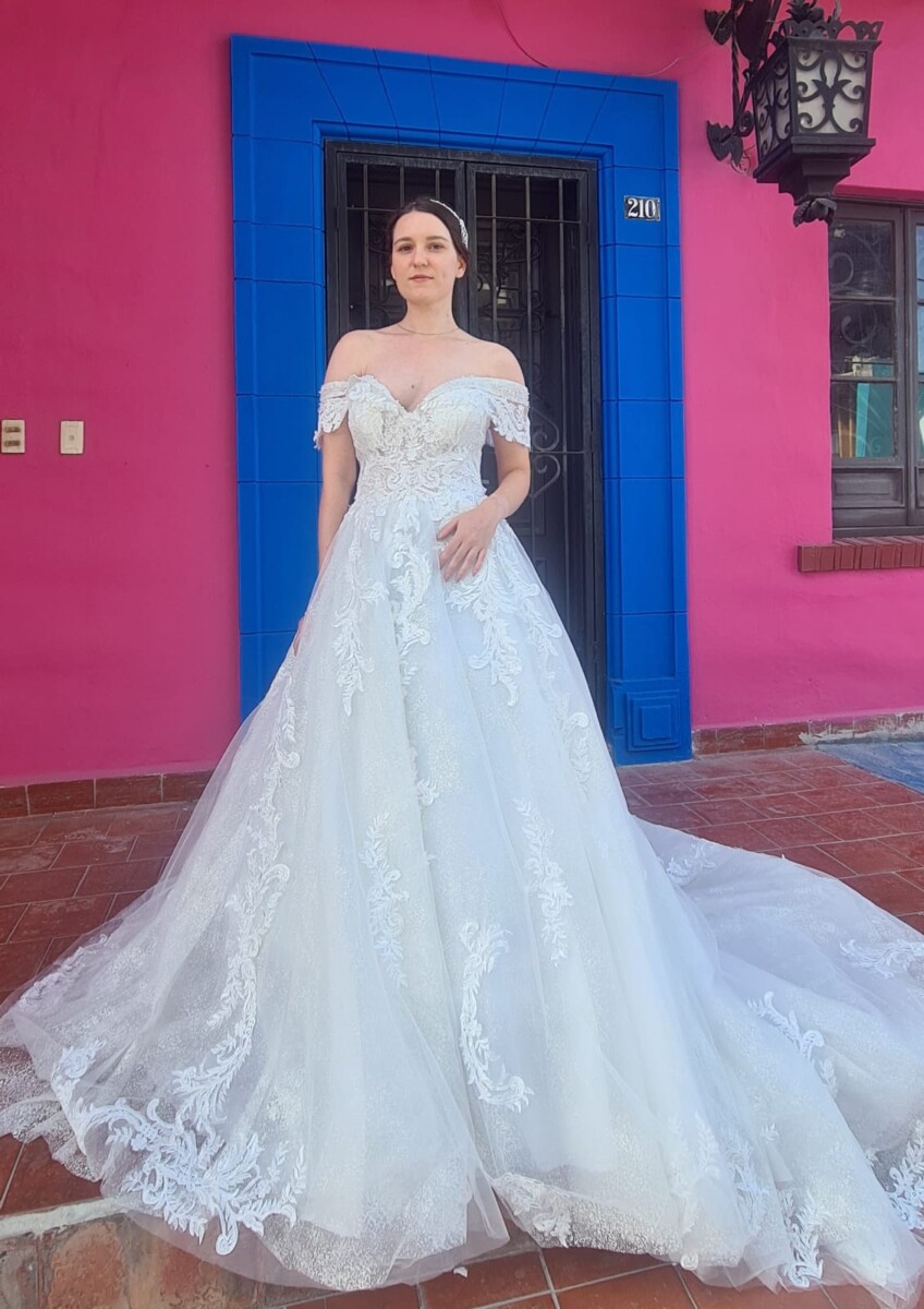 P130 - Soy Única - Vestidos de Novia en Monterrey